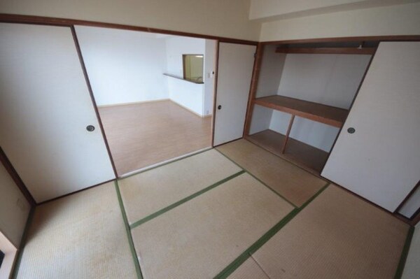 和室(ゆったりとくつろげる和室です)