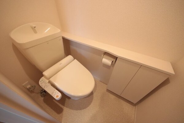 トイレ(コンパクトで使いやすいトイレです)