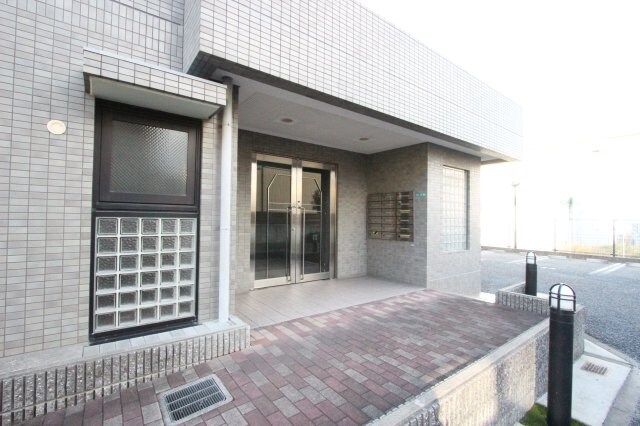 物件外観写真2　(建物の内部です)