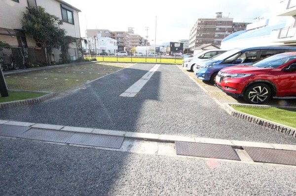 駐車場(駐車場です)