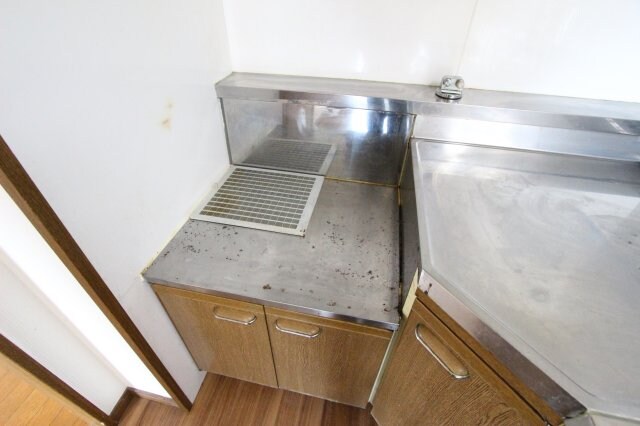 物件内観写真16　(コンパクトなキッチンで掃除もラクラク)