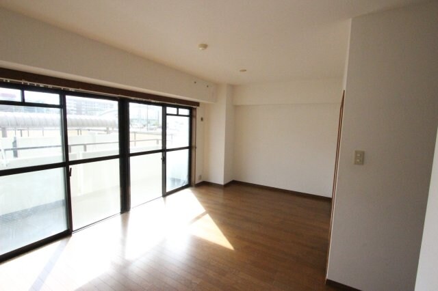 物件内観写真18　(居間です)