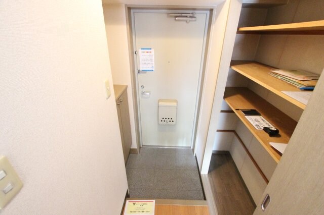 物件内観写真8　(玄関です)