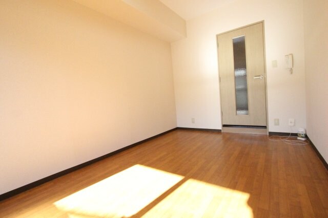 物件内観写真16　(ゆったり過ごせる居間です)