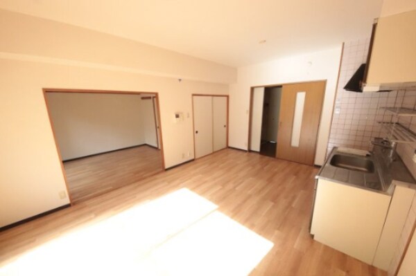 居室(ゆったり過ごせるリビングです)