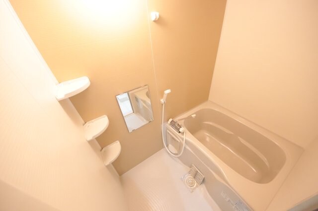 物件内観写真3　(きれいなお風呂です)