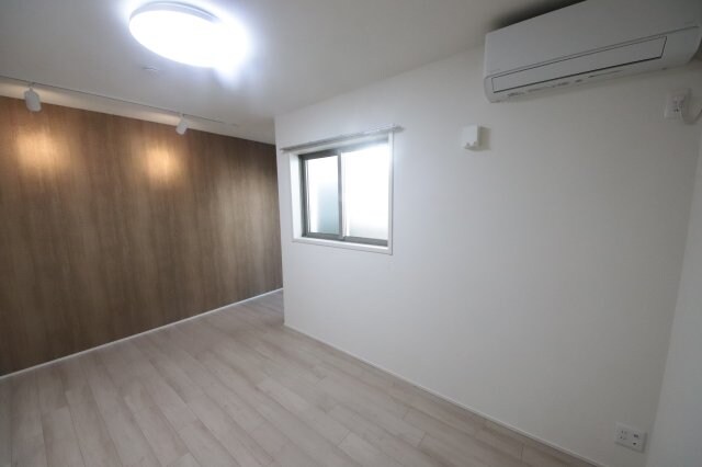 物件内観写真4　(リビングです)