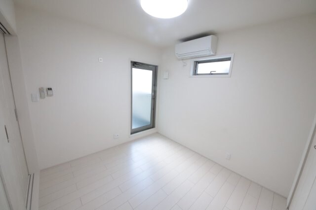 物件内観写真4　(使いやすい居間です)