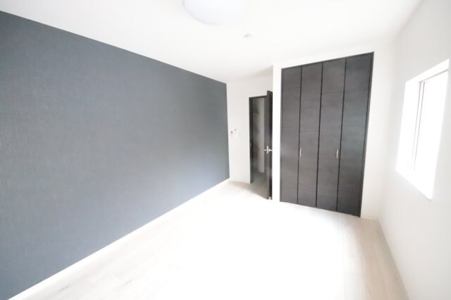 物件内観写真5　(ゆったりとしたリビングです)