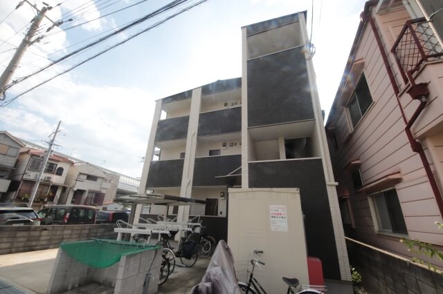 物件外観写真4　(物件の外観です)