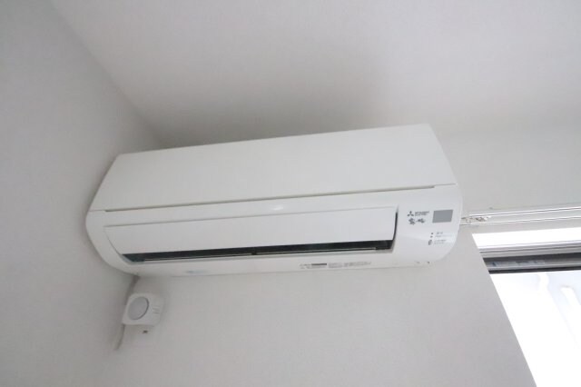 物件内観写真13　(明るい色調の室内です)