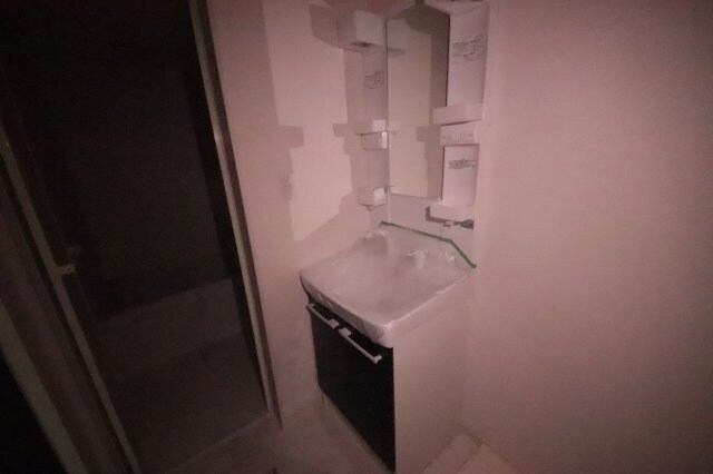 物件内観写真21　(明るい洗面所です)