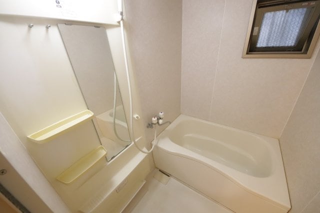 物件内観写真6　(日々の暮らしに欠かせないお風呂です)