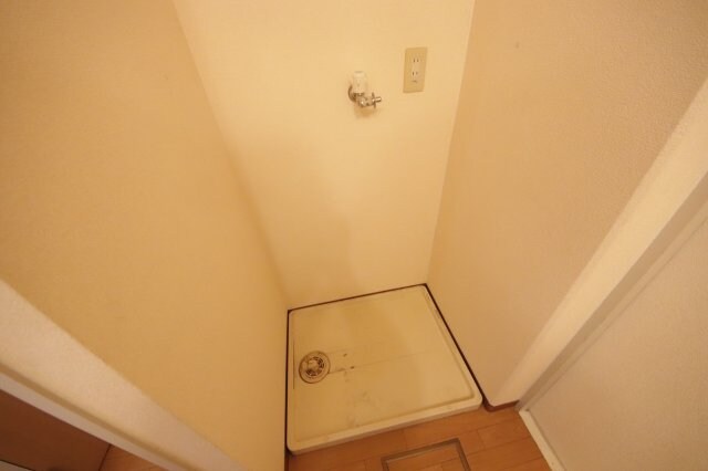 物件内観写真11　(ゆったりとスペースのある洗面所)