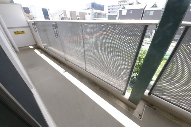 物件内観写真21　(広々としたバルコニーです)