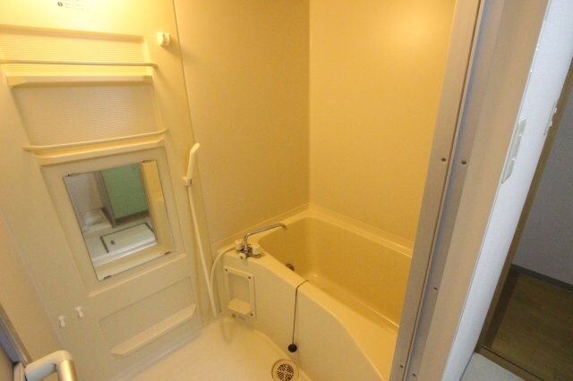 物件内観写真6　(コンパクトで使いやすいお風呂です)