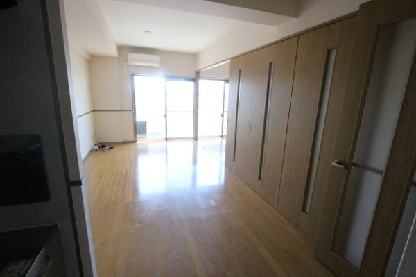 寝室(落ち着いて過ごせるお部屋なので、寝室にいかがでしょうか)