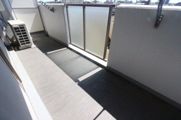 バルコニー(落ち着いた時間を過ごせるバルコニーです)