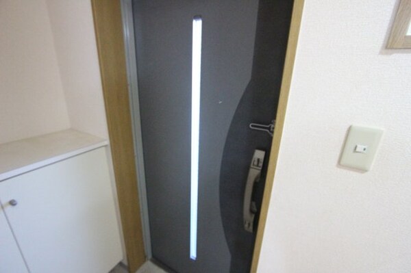 玄関(収納もある玄関です)