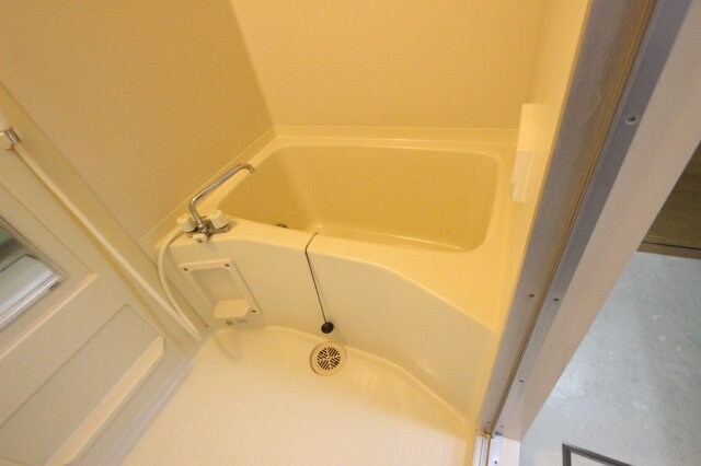 物件内観写真18　(日々の疲れを癒すお風呂付です)