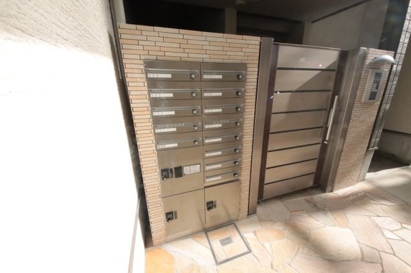 エントランス(同社施工例です。)