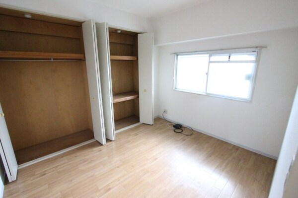 居室(おしゃれなリビングです)