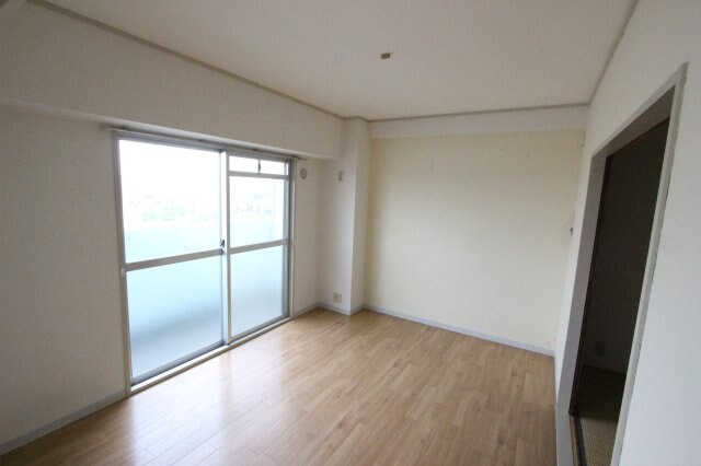 物件内観写真21　(ゆったり過ごせるリビングです)