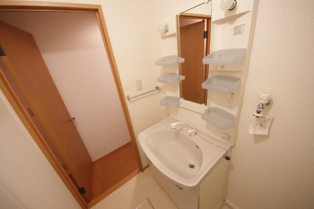 物件内観写真9　(洗面所です)