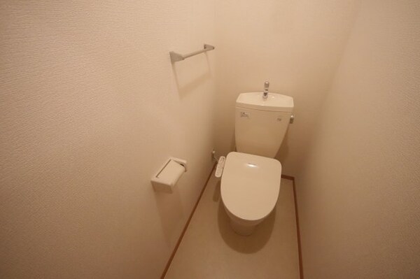 トイレ(コンパクトで使いやすいトイレです)