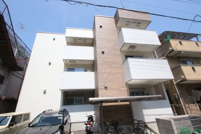 物件外観写真3　(外観は落ち着いています)