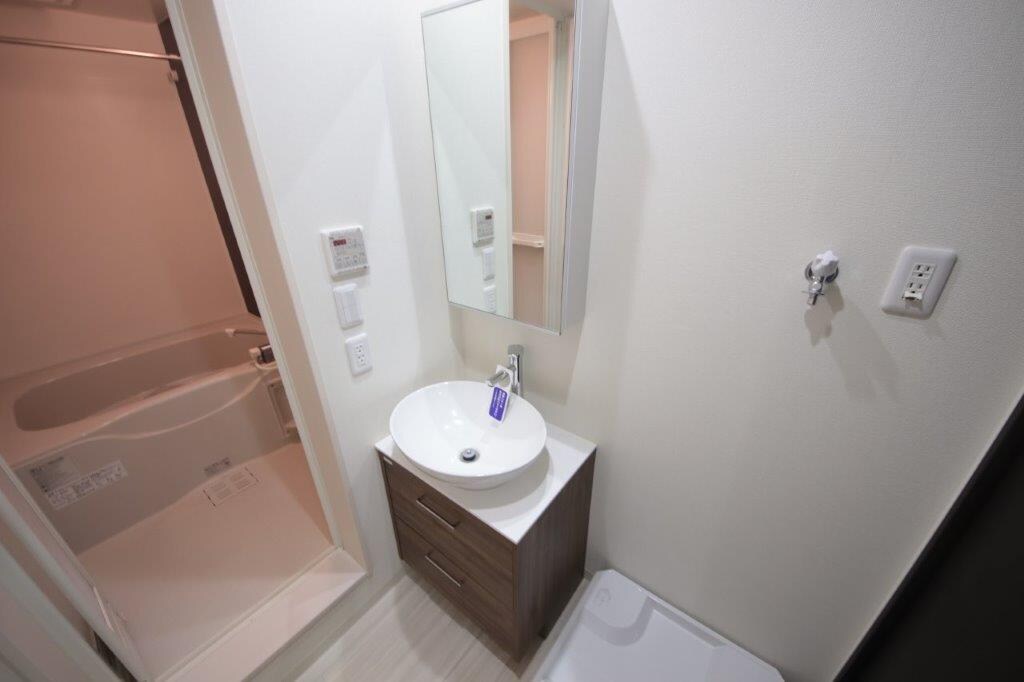 物件内観写真15　(独立洗面化粧台付き)