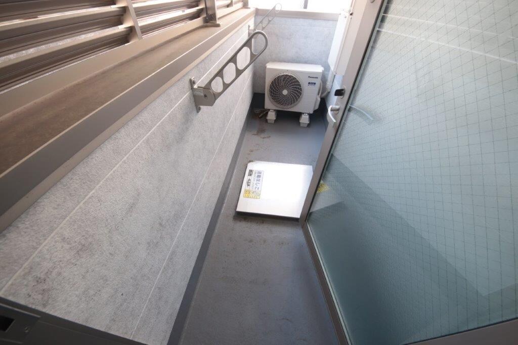 物件内観写真23　(バルコニーがあります)