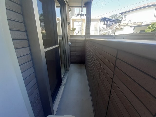 物件内観写真13　(外からの目が気にならないバルコニーで洗濯物が干せます)