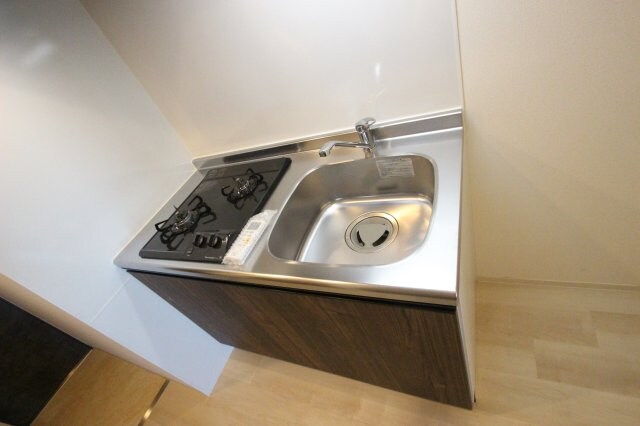 物件内観写真7　(コンパクトなキッチンで掃除もラクラク)
