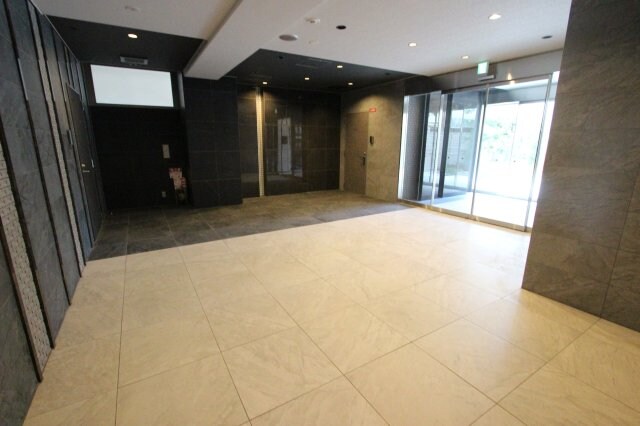 物件外観写真3　(建物の内部です)