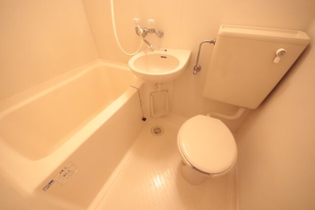 物件内観写真5　(お風呂です)