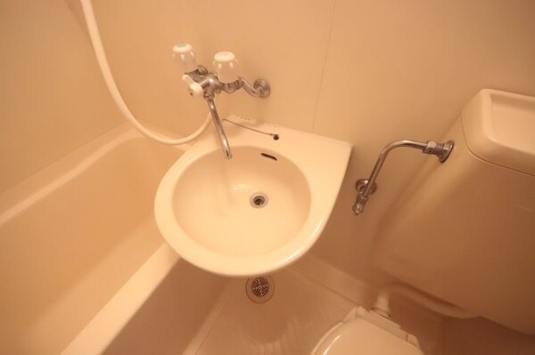 洗面・脱衣所(ゆったりとスペースのある洗面所)