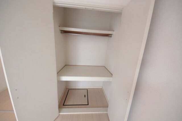 物件内観写真18　(専用の収納スペースです)