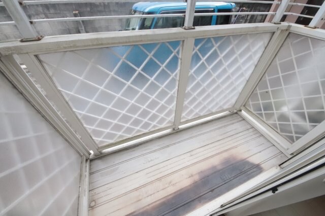 物件内観写真21　(開放的で明るい空間を演出してくれるバルコニーです)