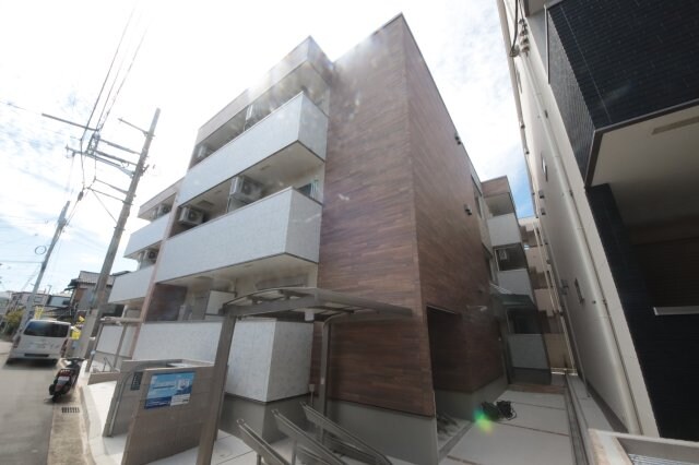 物件外観写真4　(落ち着いた雰囲気の外観です)