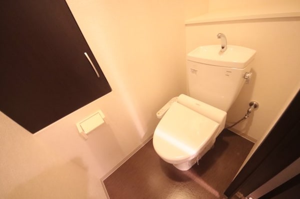 トイレ(ゆったりとした空間のトイレです)