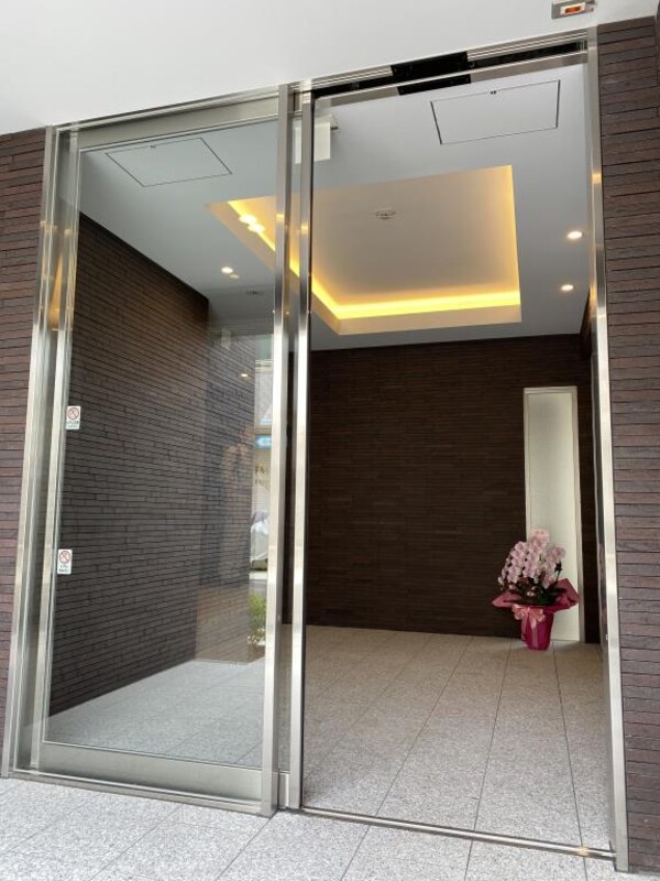 エントランス(落ち着いたエントランスです)