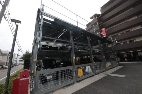駐車場(駐車場があるので、車を買う予定の方も安心です)