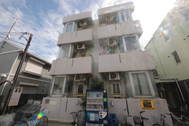 物件外観写真1　(きれいな外観です)