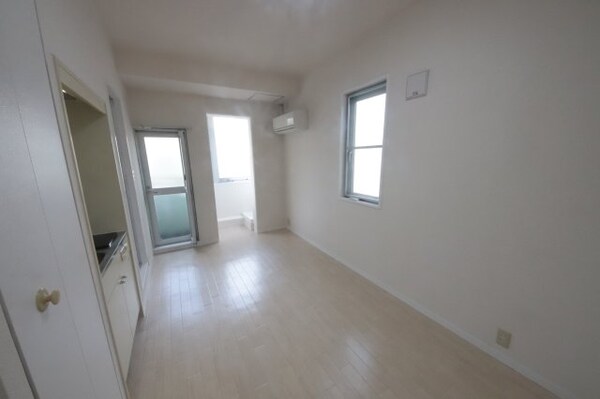 居室(ゆったり過ごせるリビングです)