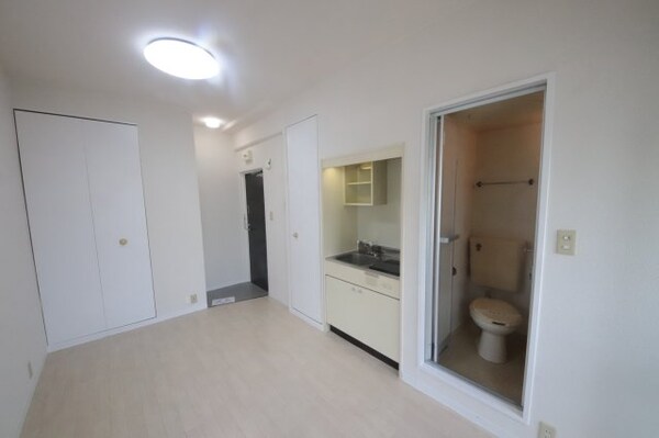 居室(ゆったり過ごせる居間です)