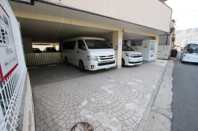 物件外観写真5　(駐車場に車を止められます)