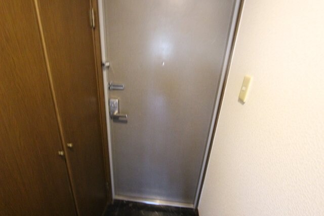 物件内観写真9　(シンプルで使いやすい玄関です)