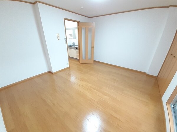 居室(おしゃれな居間です)