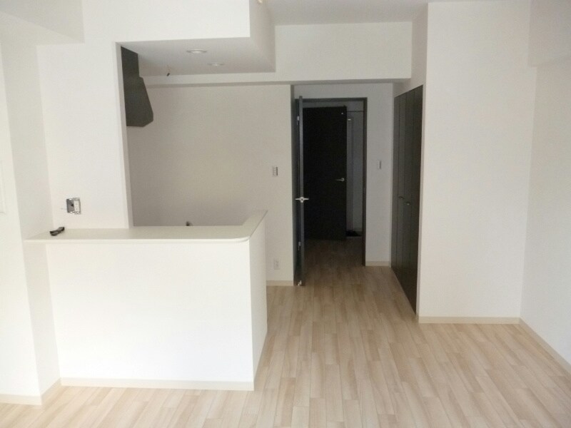 物件内観写真7　(おしゃれな居間です)